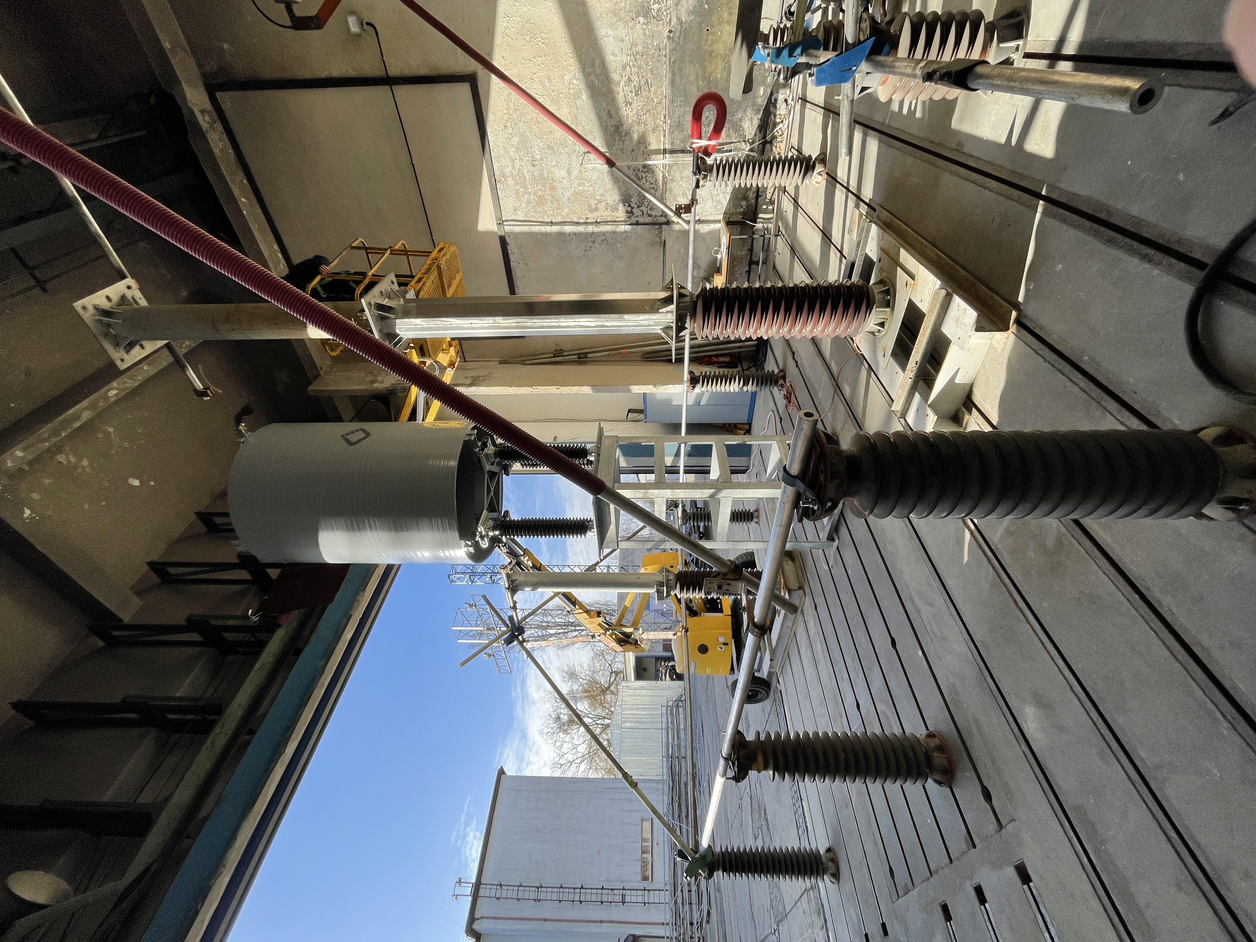 Innovative tests on air-core neutral grounding reactors