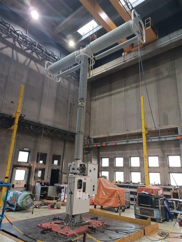 KEMA Labs Successfully Conducts Seismic Test on HV Breaker